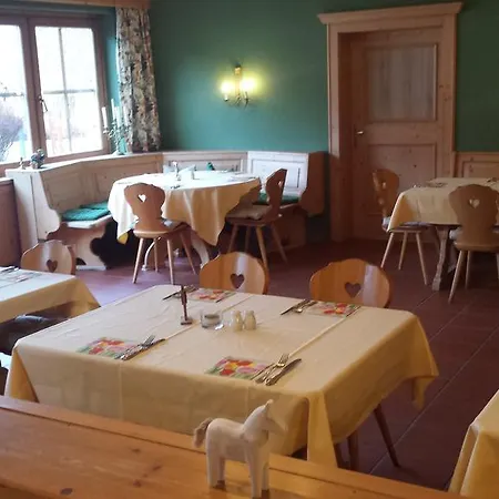 Gutshof Wolfgangsee Resort&event Hotel 4*