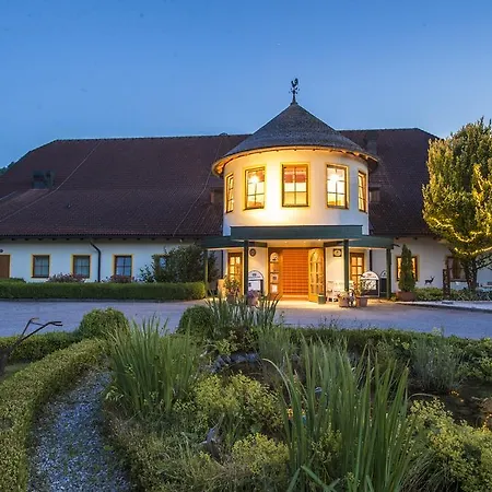 Hotell Gutshof Wolfgangsee & Event