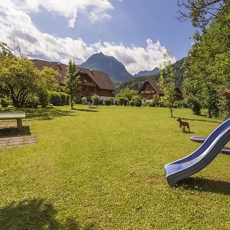 Hotel Gutshof Wolfgangsee Resort&event 4*