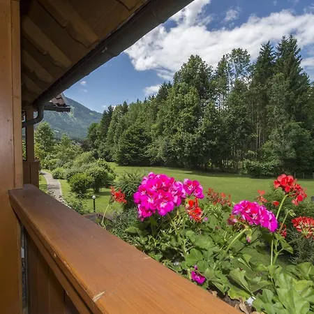 Gutshof Wolfgangsee Resort&event Hotel Strobl