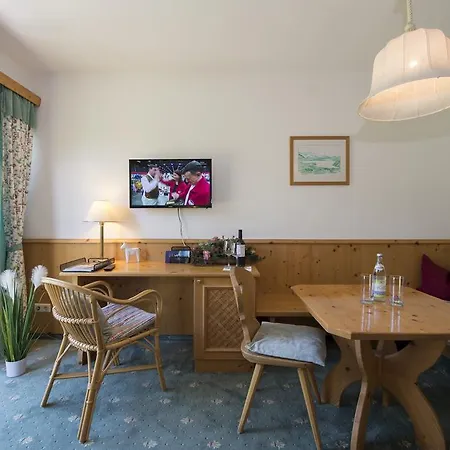 Gutshof Wolfgangsee Resort&event Hotel Strobl